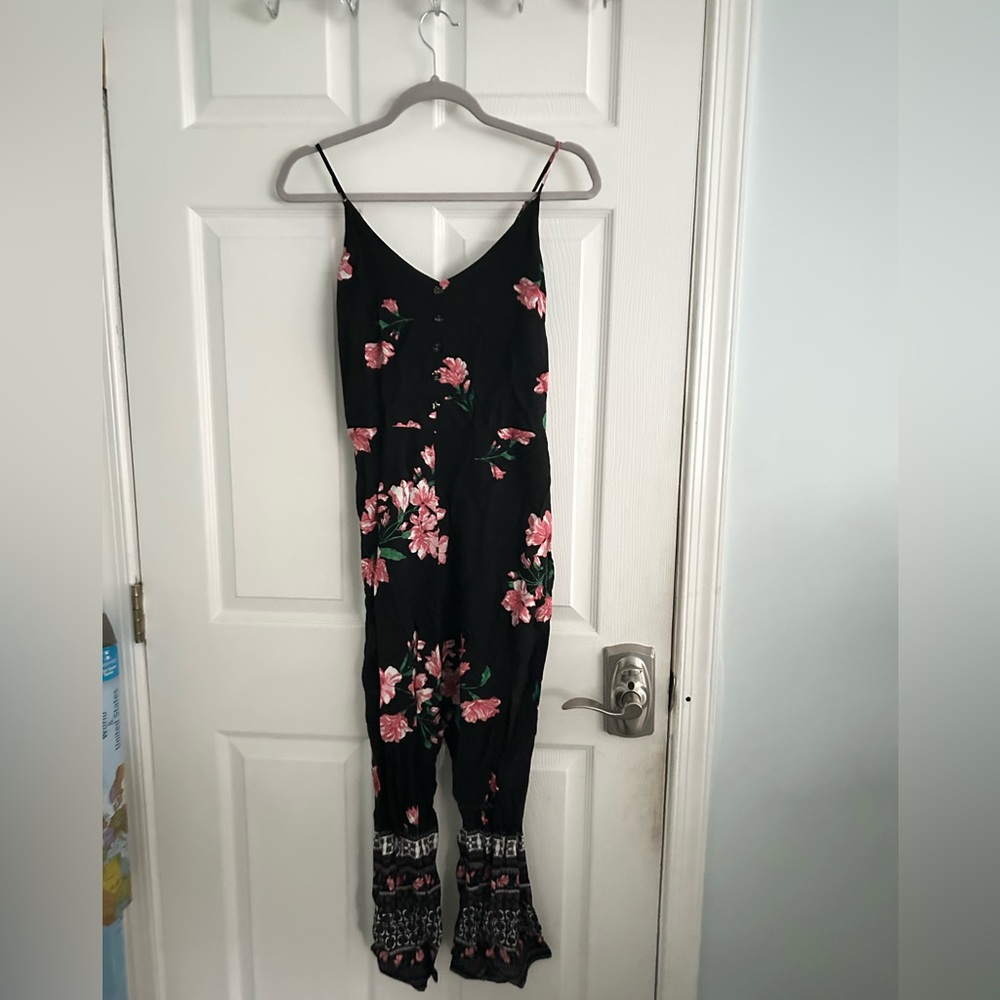 Eyeshadow Woman’s black/white pantsuit romper size s